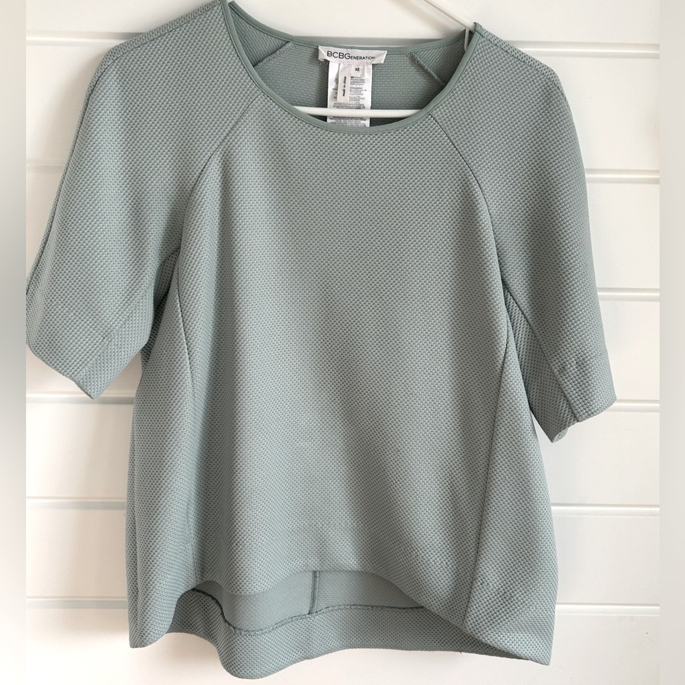 BCBGeneration Jadeite Woven Oversized Top